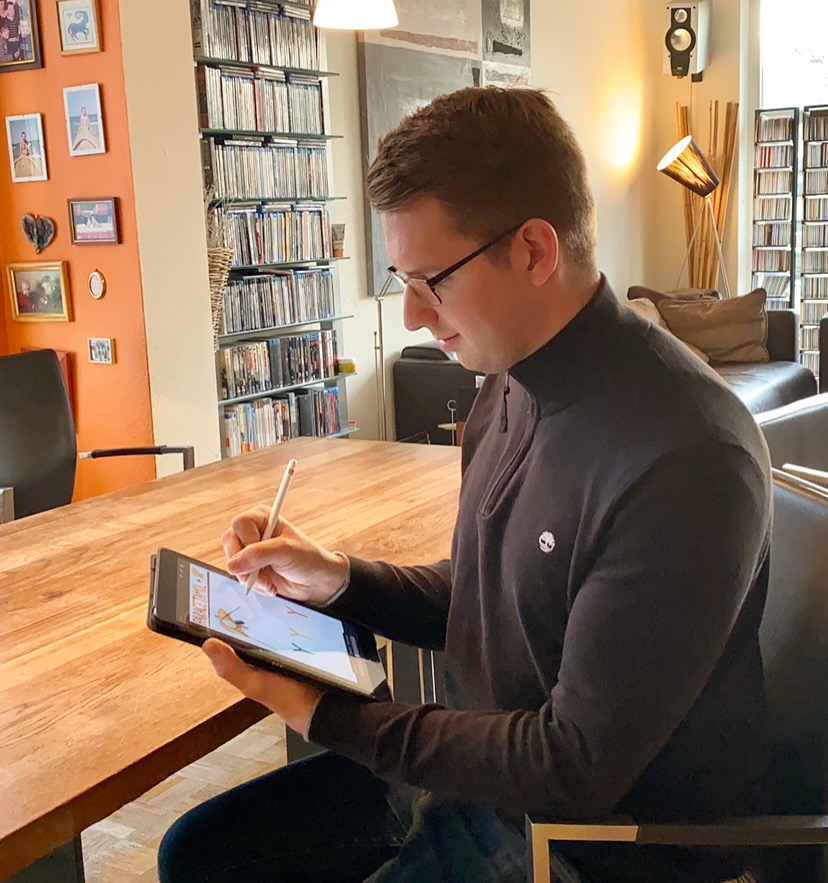 Als leon.pharmazie ist Pharmaziestundent Leon auf TikTok unterwegs.