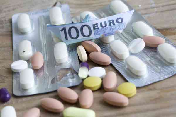Neue Tarifvertr&auml;ge in Apotheken 2022: Geh&auml;lter f&uuml;r Apotheker, PTA & PKA