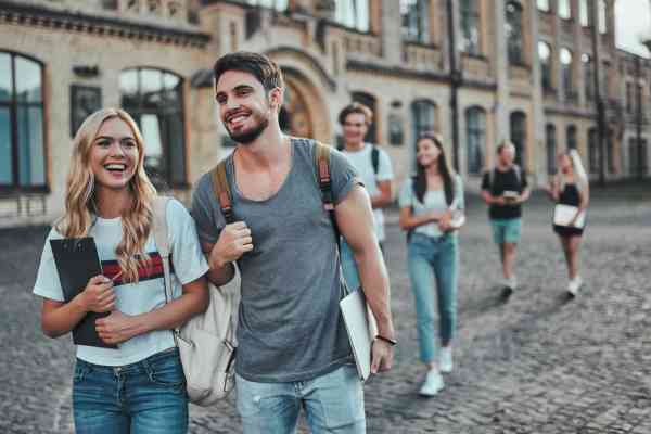 PTA-/PKA-Stipendium 2023 des Deutschen Apotheker Service: GewinnerInnen stehen fest